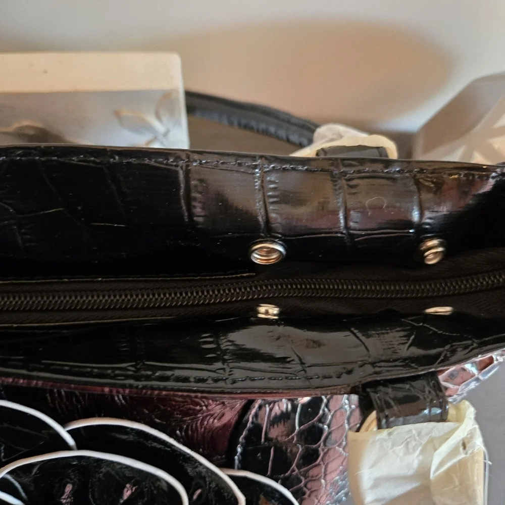 Candie Patent Leather Elegant Shoulder Bag